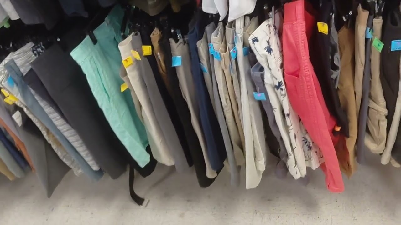 Lo que encuentras en la tienda de segunda mano.