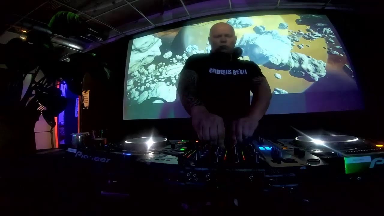 The fifth gathering of Eastside Underground : DJ Bazzy