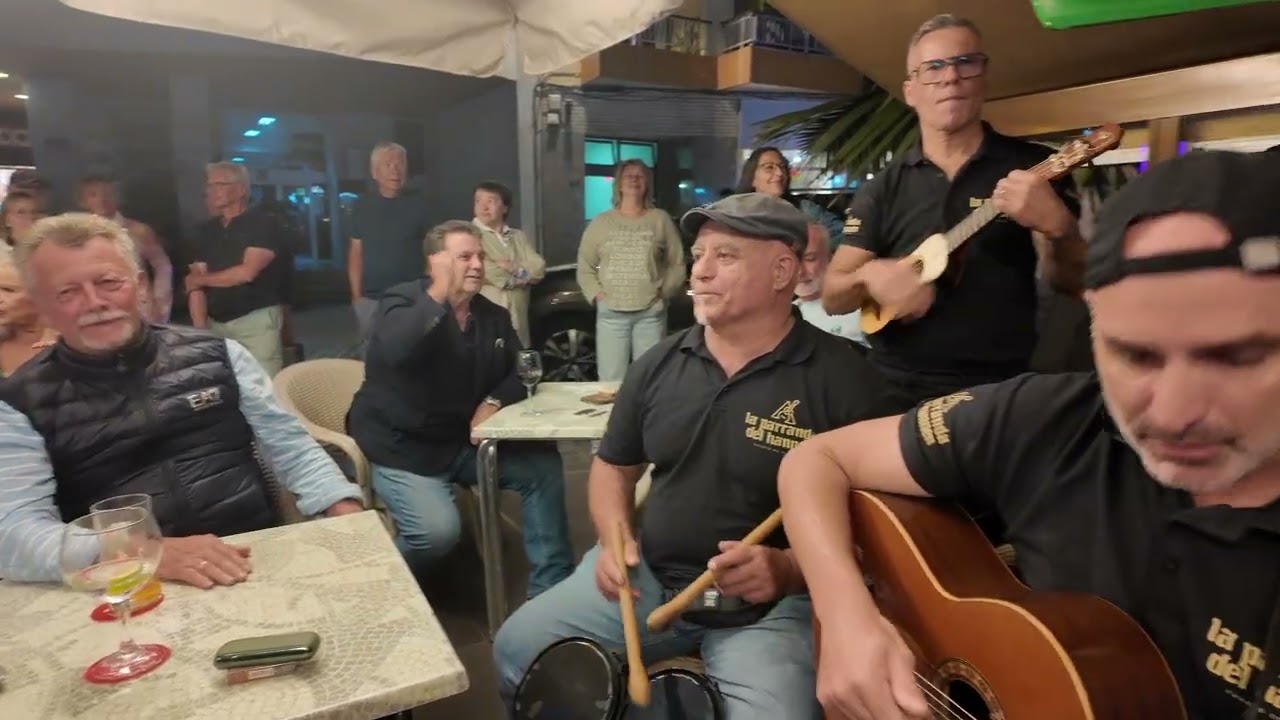 Tenerife,  Puerto del a Cruz, Banda la Piranha del hannen
