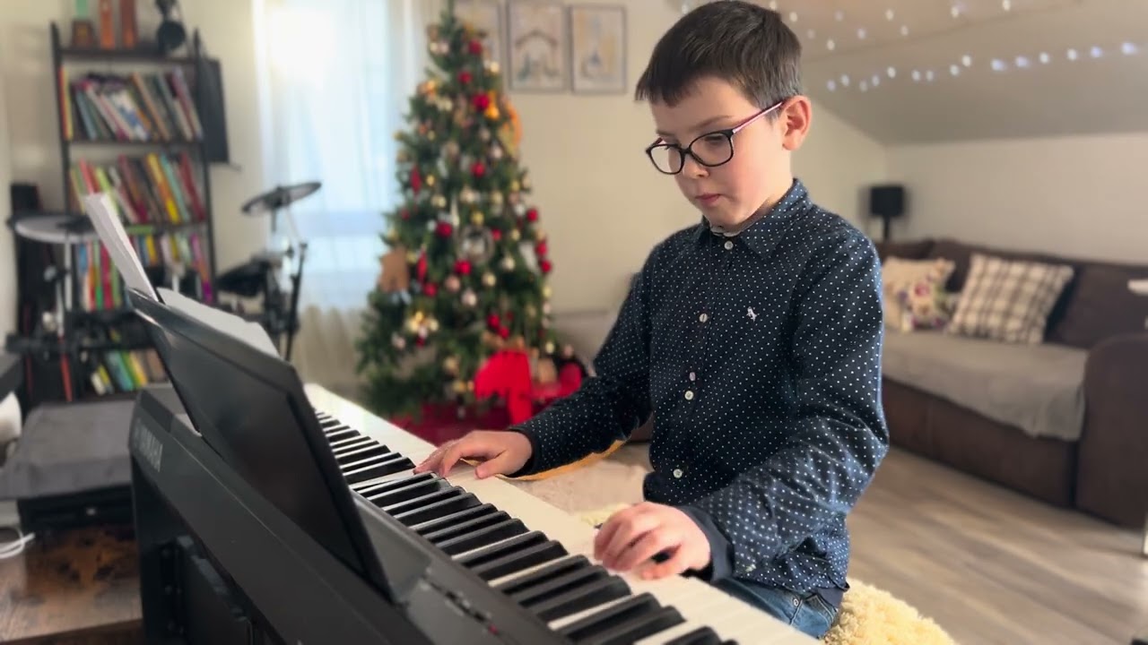 “EEB” Groovy Dominoes 52 interpreted by Aaron Starostin