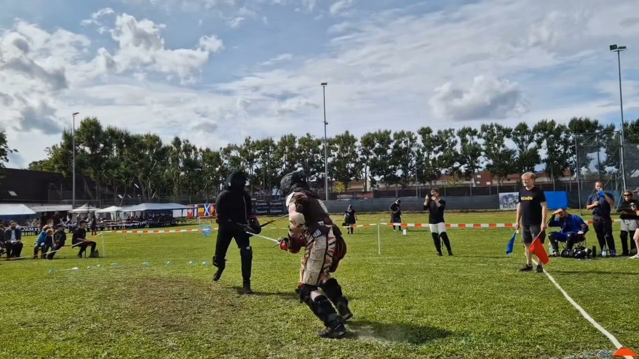 Realistisches Blo&szlig;fechten (HEMA) mit dem Langschwert beim 