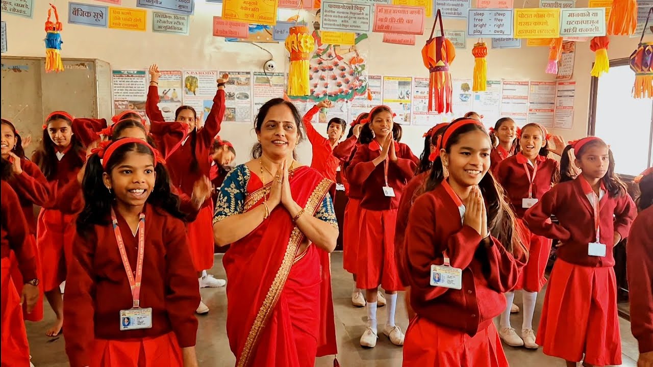 कृतीयुक्त गीत| स्वर्गात आकाशगंगा|Students of Vanita Uday Nehe 