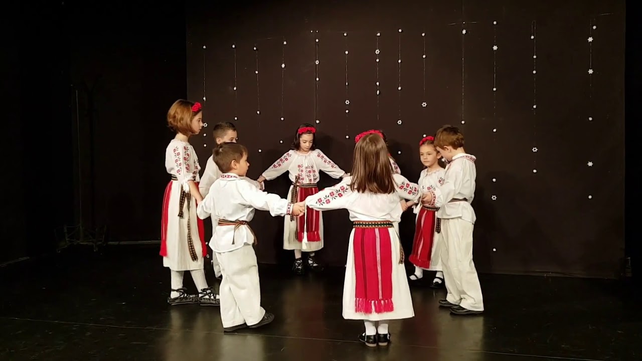 Hora Unirii - Clubul de Artă pentru copii 