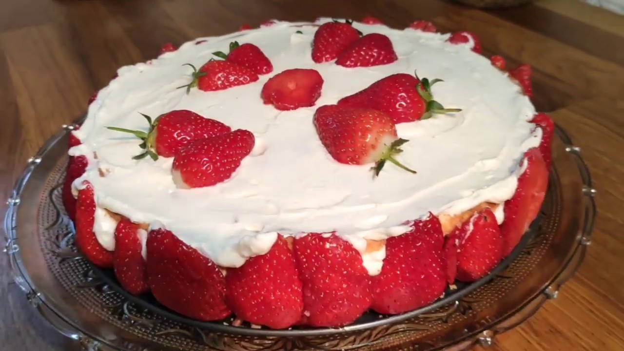 GÂTEAU À LA CRÈME CHANTILLY.  CUISINE MALIYA. 