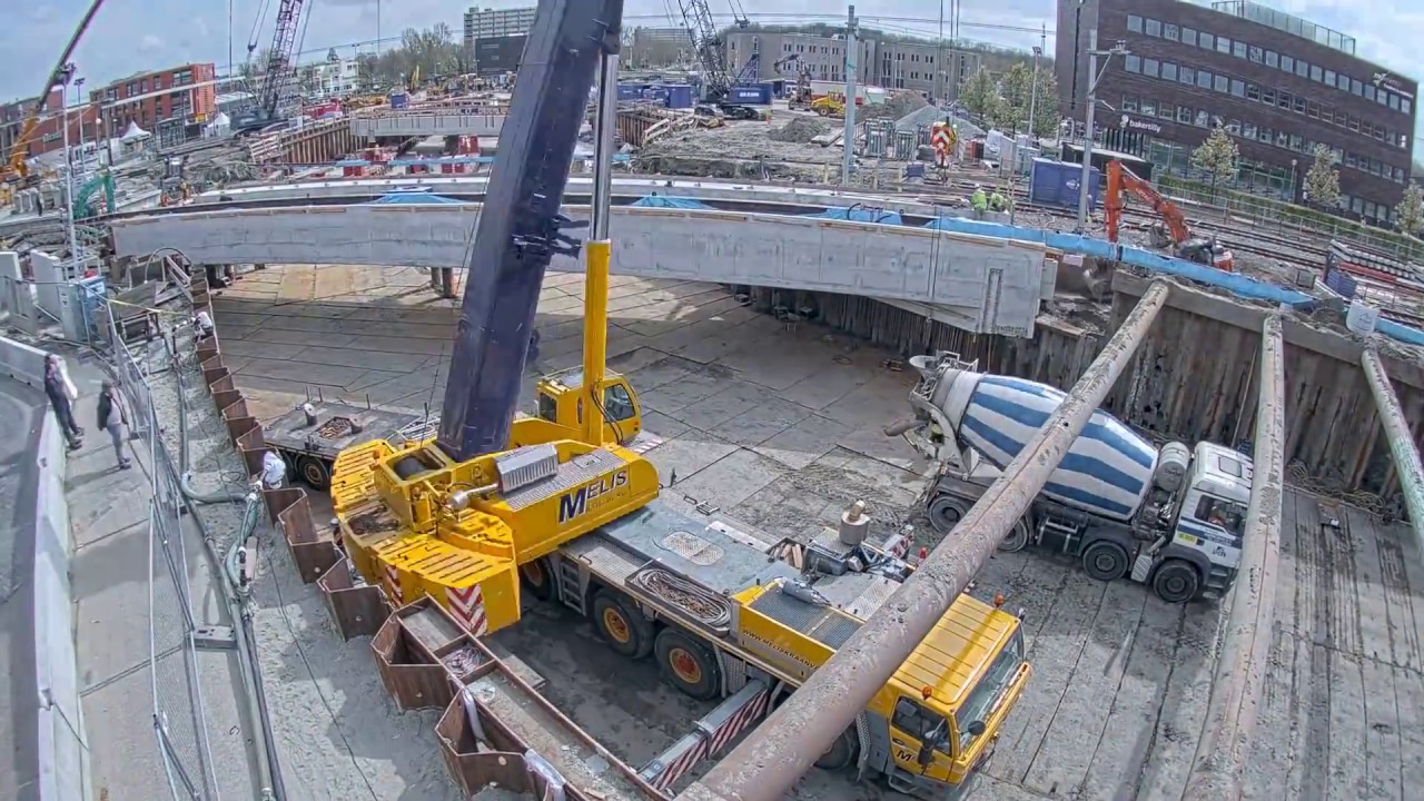 Timelapse: inrijden spoordekken bij de Van Hertumweg in Goes
