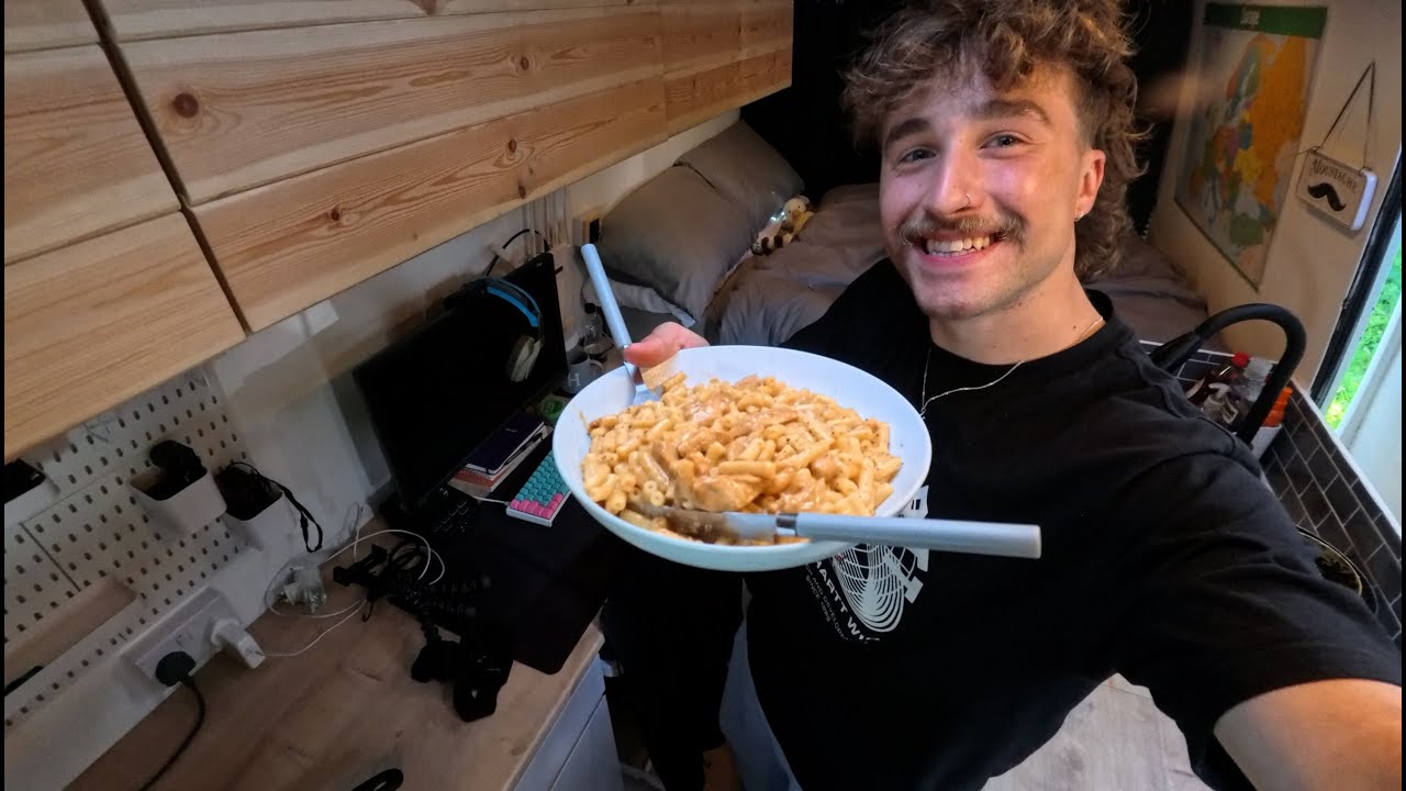 Cooking and Gaming In A Van | Vanlife Mac and Cheese