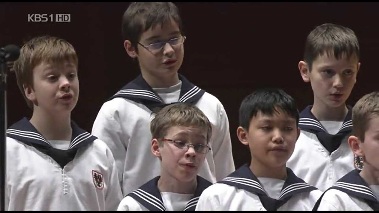 The Vienna Boys Choir - Andy Icochea Icochea : Psalm 61