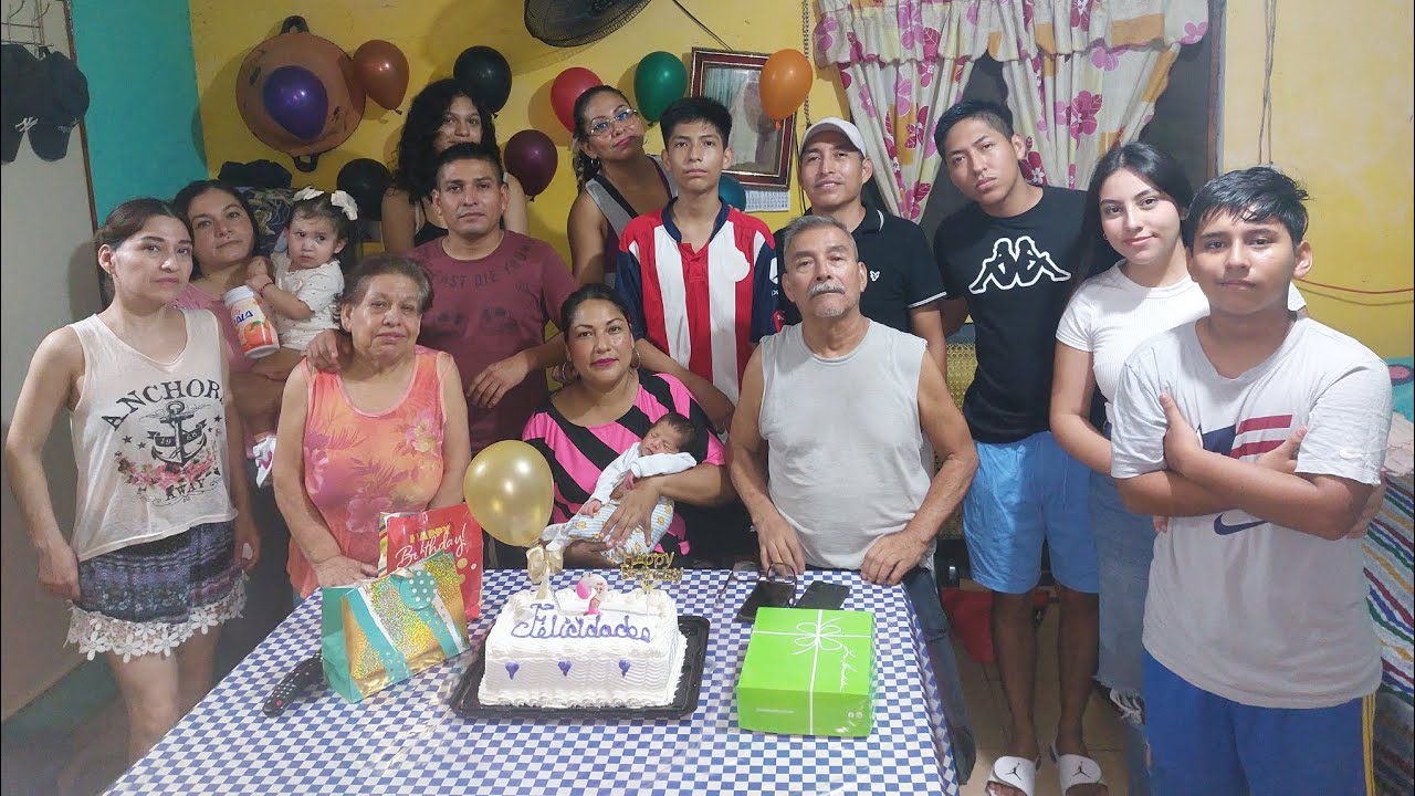 Festejando el cumpleaños de Erika
