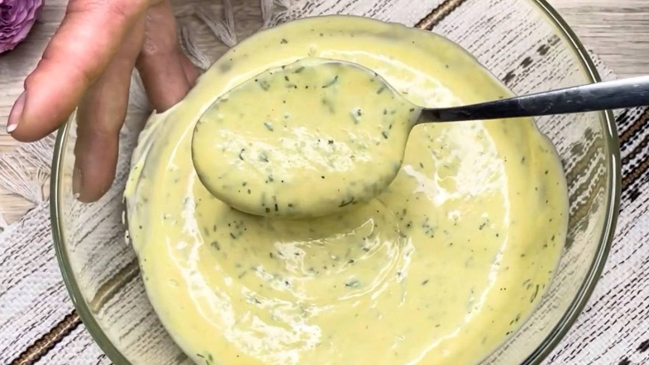 Every burger lover should know how to make this sauce! 3 recipes for the best burger sauces