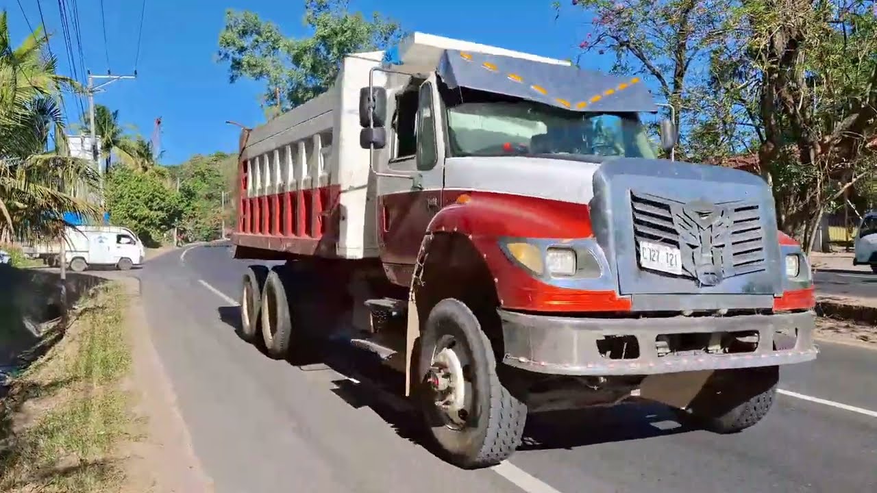 La luna. carretera panamericana El Salvador