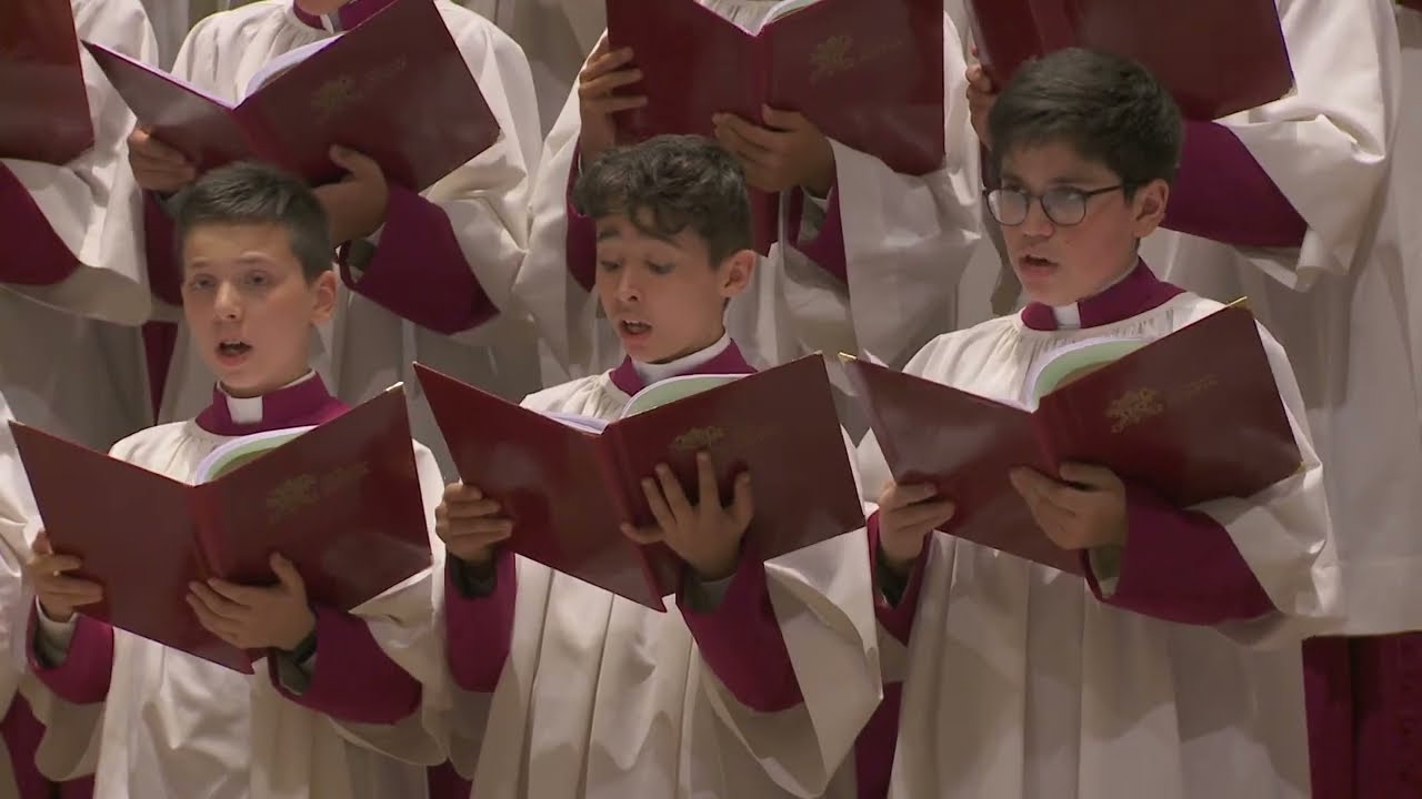 D. Bartolucci, Crux fidelis - Cappella Musicale Pontificia Sistina, direttore Mons. Marcos Pavan