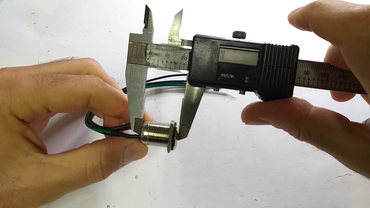 12V No Momentary Metal Switch - Green Led Version