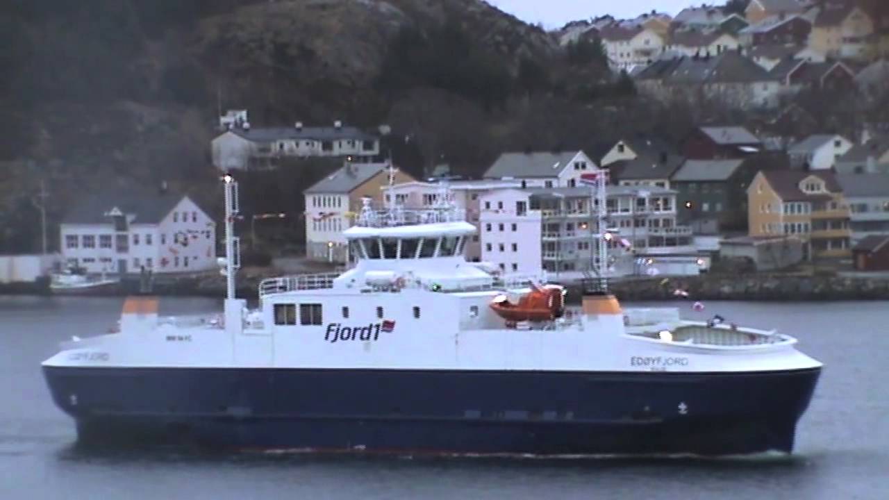 M/F Edøyfjord ankommer Kristiansund