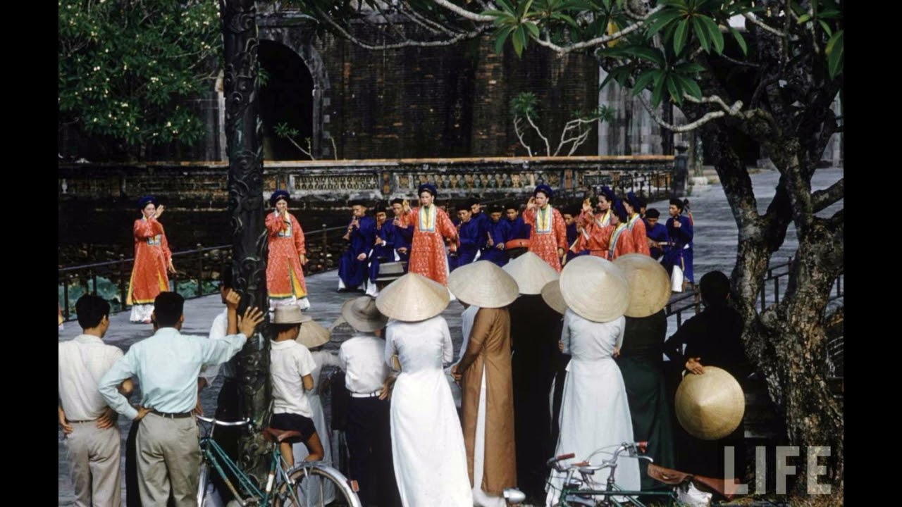 Nam Ai qua Nam Bình - Lê Thị Mùi (Cô Nhơn) 1965 | Ca Huế