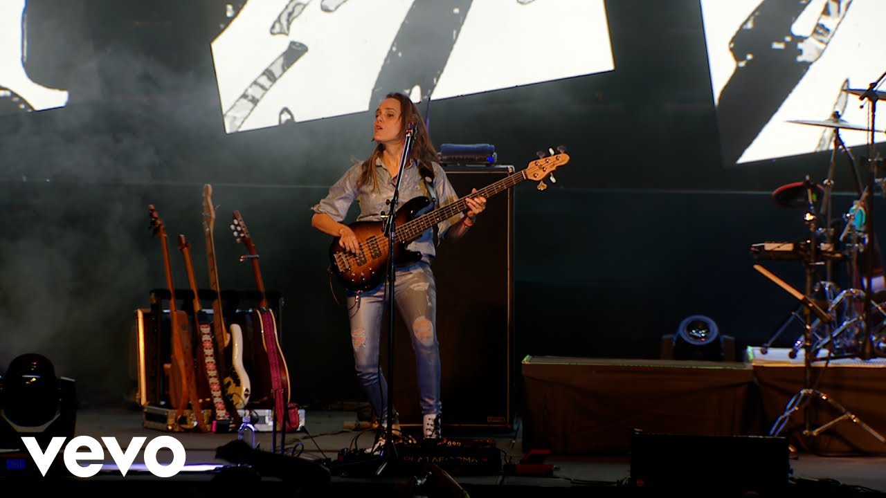 Eruca Sativa - Paraíso en Retro (En Vivo Estadio Obras) (Official Video)