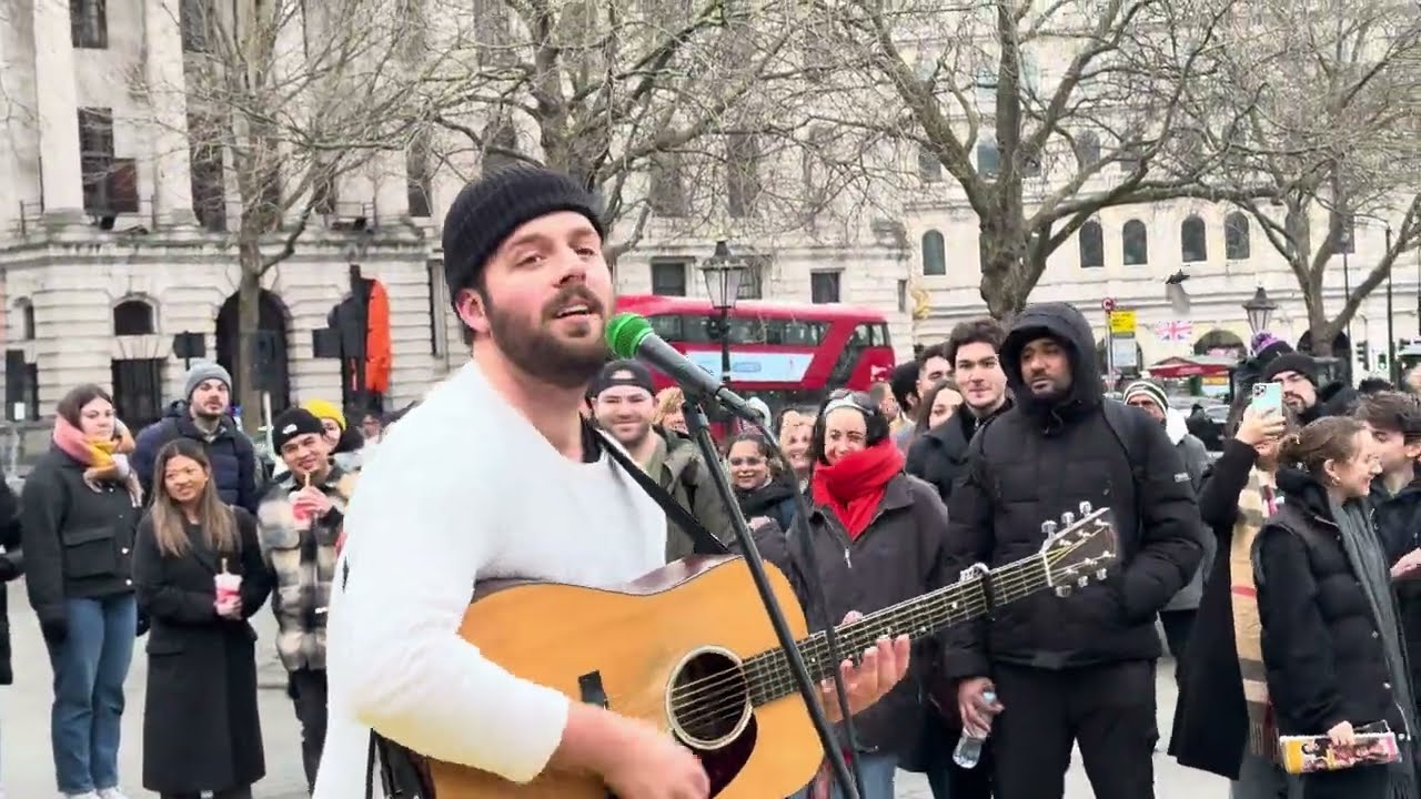 CRAZY STREET SHOW! Dancing Queen - ABBA (SATRE cover) Trafalgar Square, London