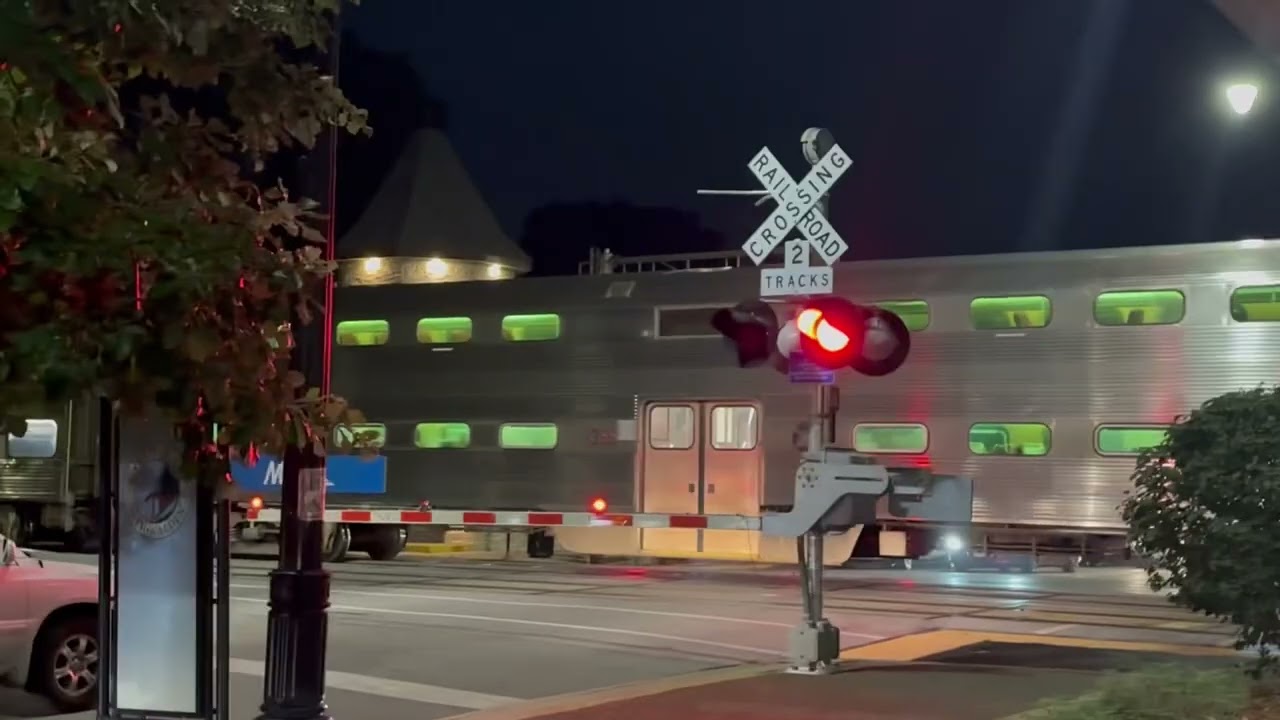 Metra MP36-3C 407 Shoves A Metra Inbound Train At 99th Street
