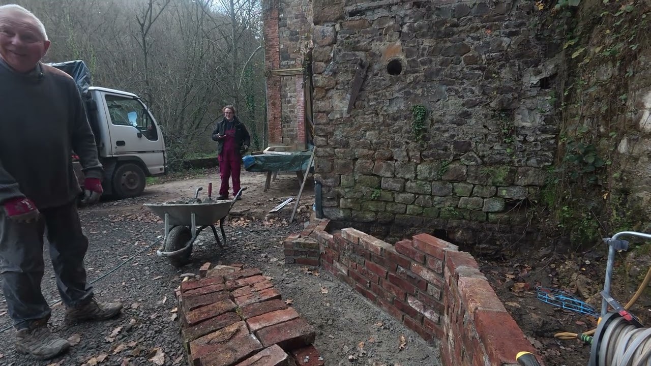 147  Let's learn how to lay bricks