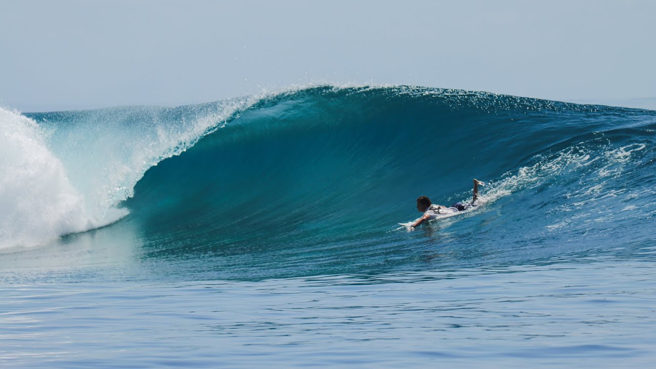 SURF COACHING IN THE MALDIVES - June 2025