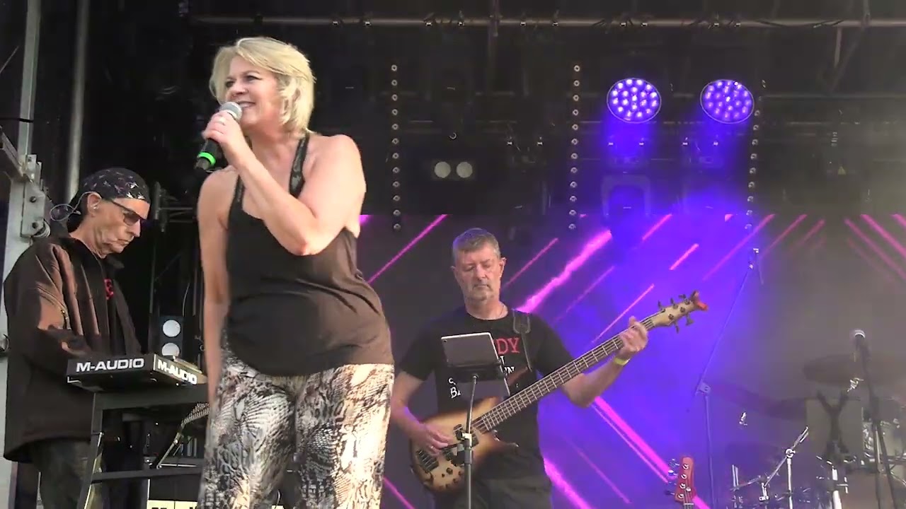 #Badwomanblues by #bethhart  featured by @remedystuttgart #rockamstall 