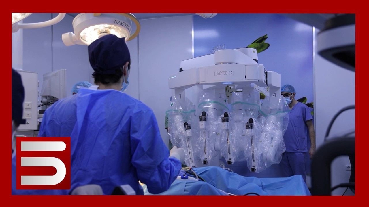 Բժիշկը սուպեր հերոս է զգում իրեն այս նորագույն ռոբոտի հետ վիրահատություն անելիս