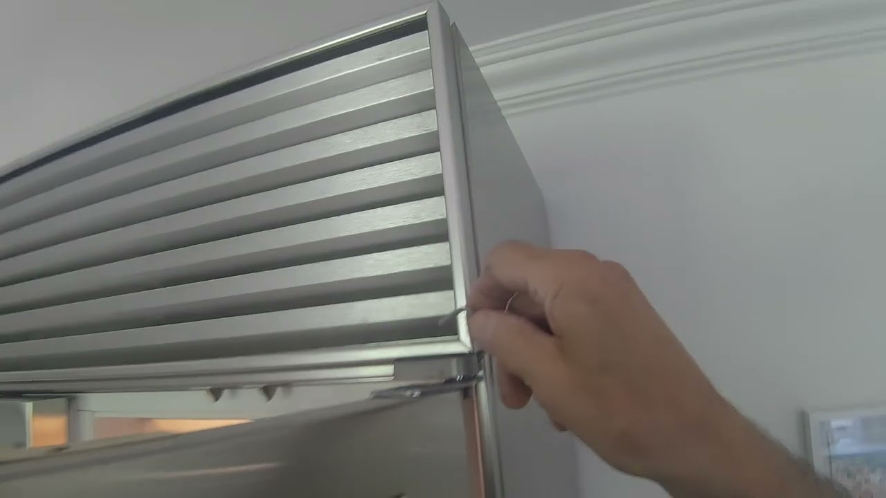 Sub-Zero 561-661 Lower Food Door Hinge and Bearing R&R