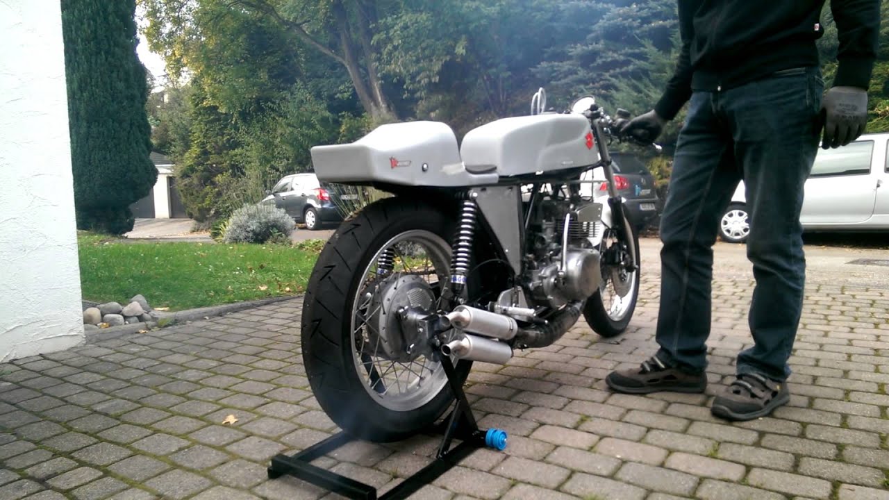 Suzuki GT380 - Classic Racer - Jolly Moto