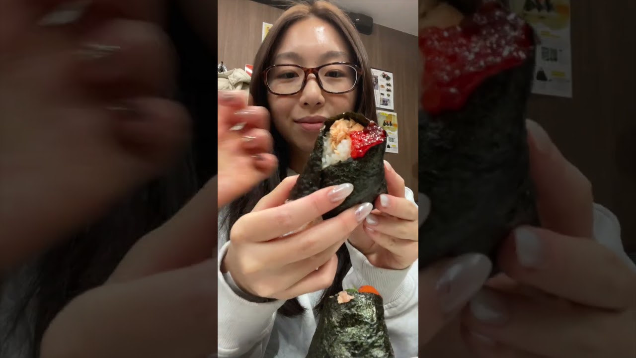 Пробую вирусные гигантские онигири с начинкой в ​​Осаке 🍙 #япония #японскаякухня #путешествияпояп...