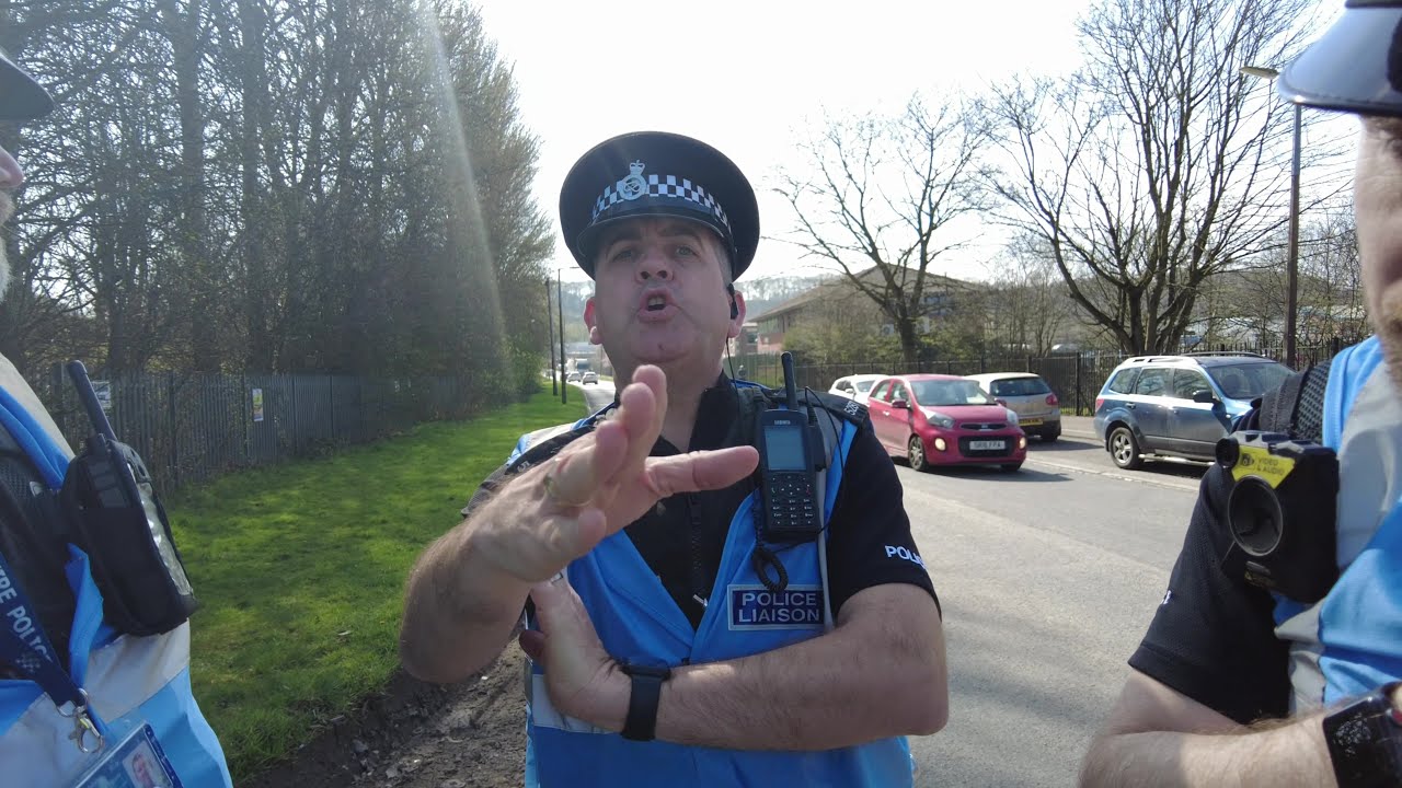 Can I Ask You A Question About The Dangerous Driving Please? No, I'm Busy At The Minute  😲🎥👮‍♂️
