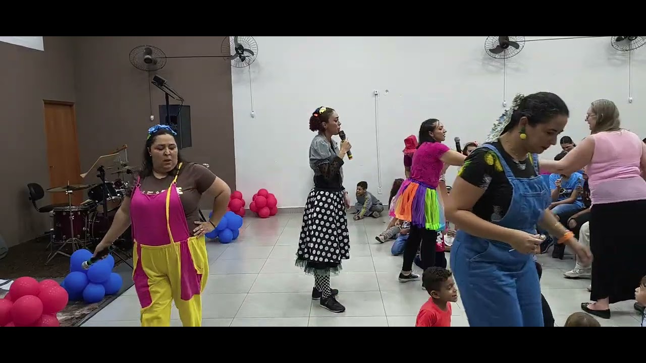 Teatro Ladrão da Alegria dia das Crianças na IEQ Vetorazzo.
