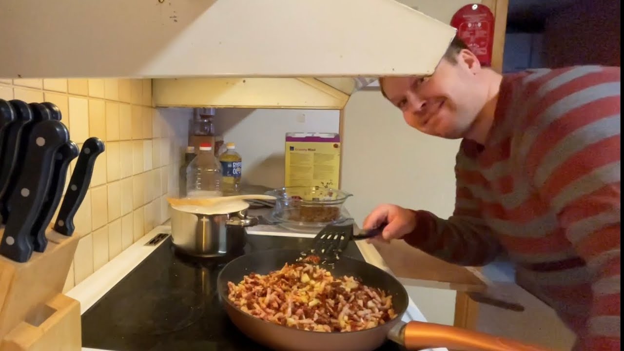 Makaroonilaatikkoo ja leivinuunissa tietenkin