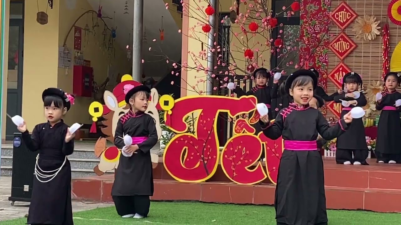 Múa bát ( trường mầm non đồng thắng)