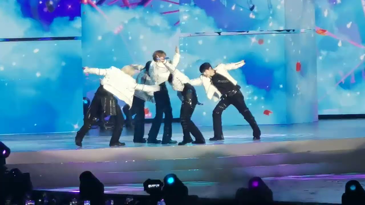 TXT act：tomorrow concert in HONGKONG 1.10 《blue hours》