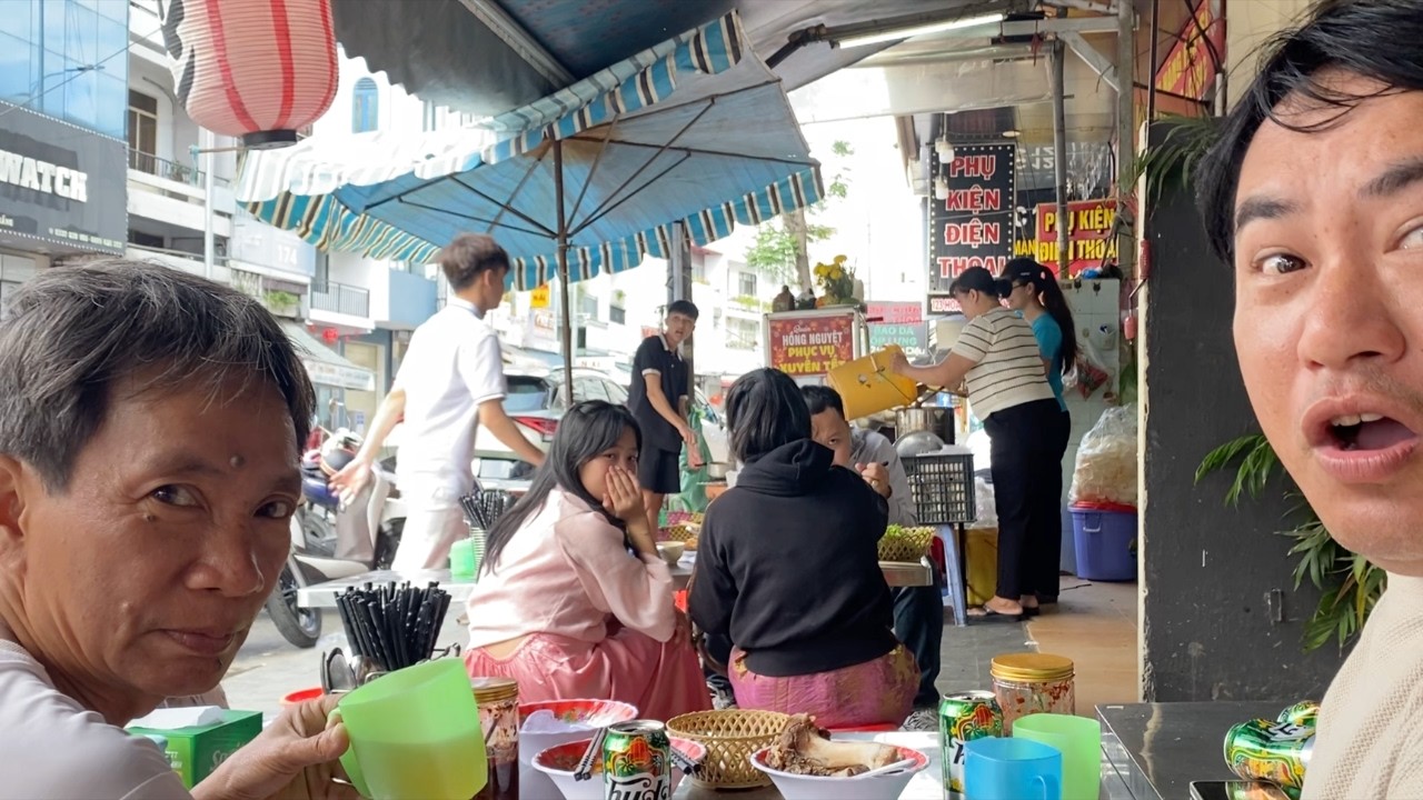 MEGSZÓLALTAM a Nyelvükön 🇻🇳 ÖSZTÖNÖS REAKCIÓK💥Vietnámi Holdújév🧧