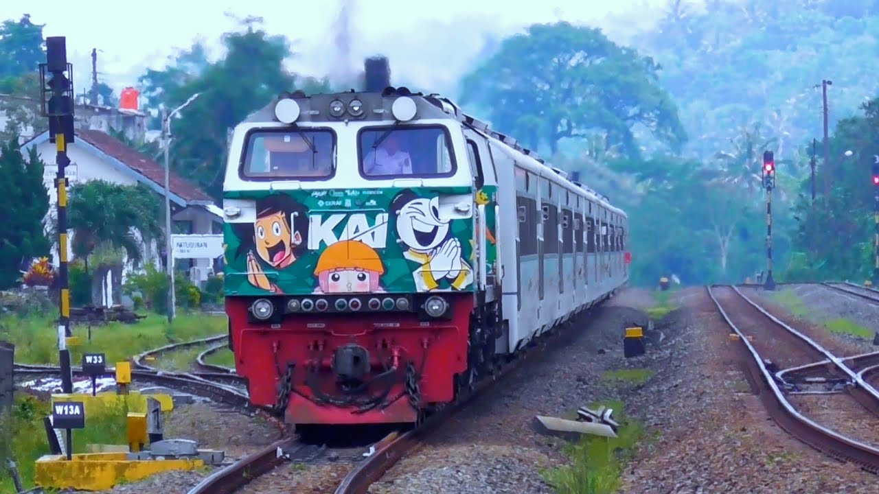KERETA API LANGKA‼️DITEMUI HANYA WAKTU MUDIK TIBA JALUR JAKARTA-SURABAYA RAMAI SAAT ARUS MUDIK