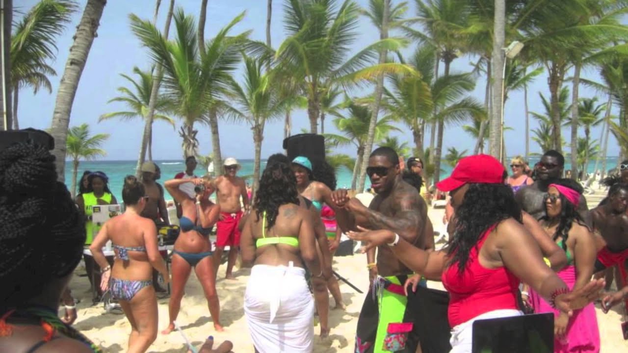 Summer Heat 15 Second Promo -- NOW BOOKING!