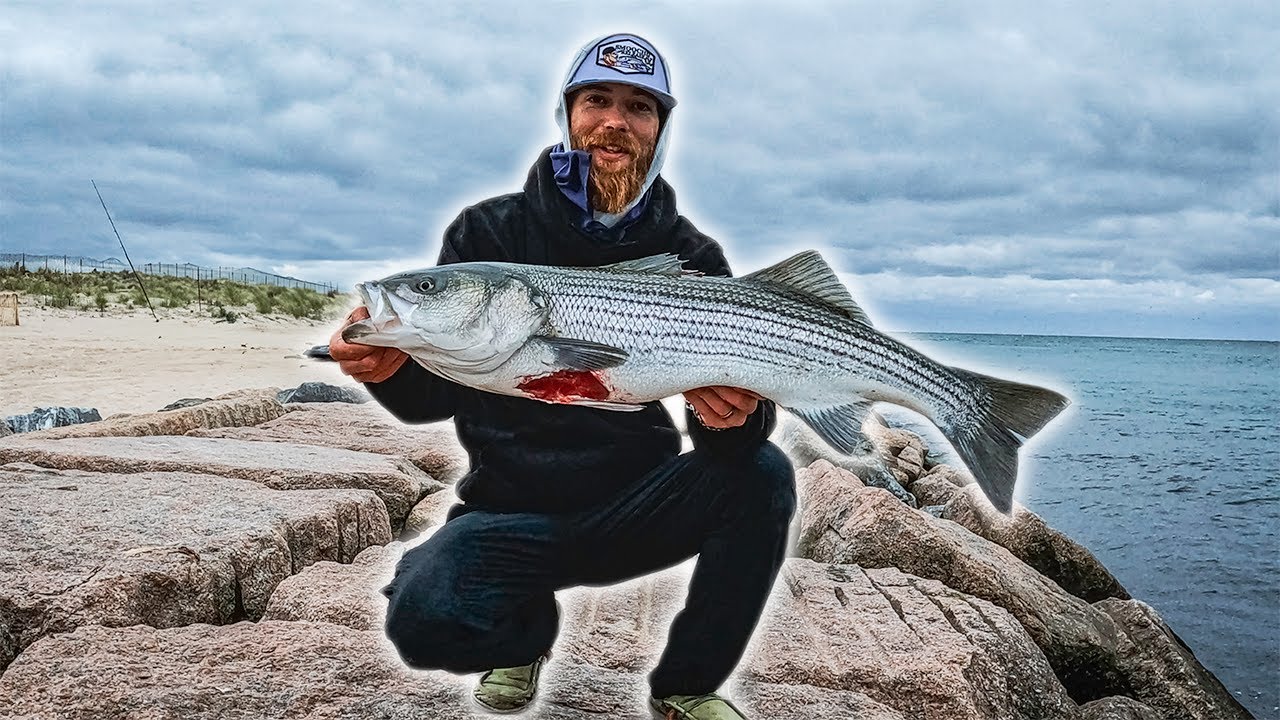Catching Striped Bass on Light Bucktails in RAGING INLET!