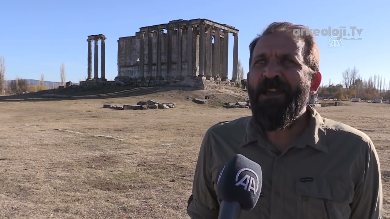 Aizanoi Antik Kenti'nde Yuvarlak Planlı Çeşme Kalıntısı Bulundu