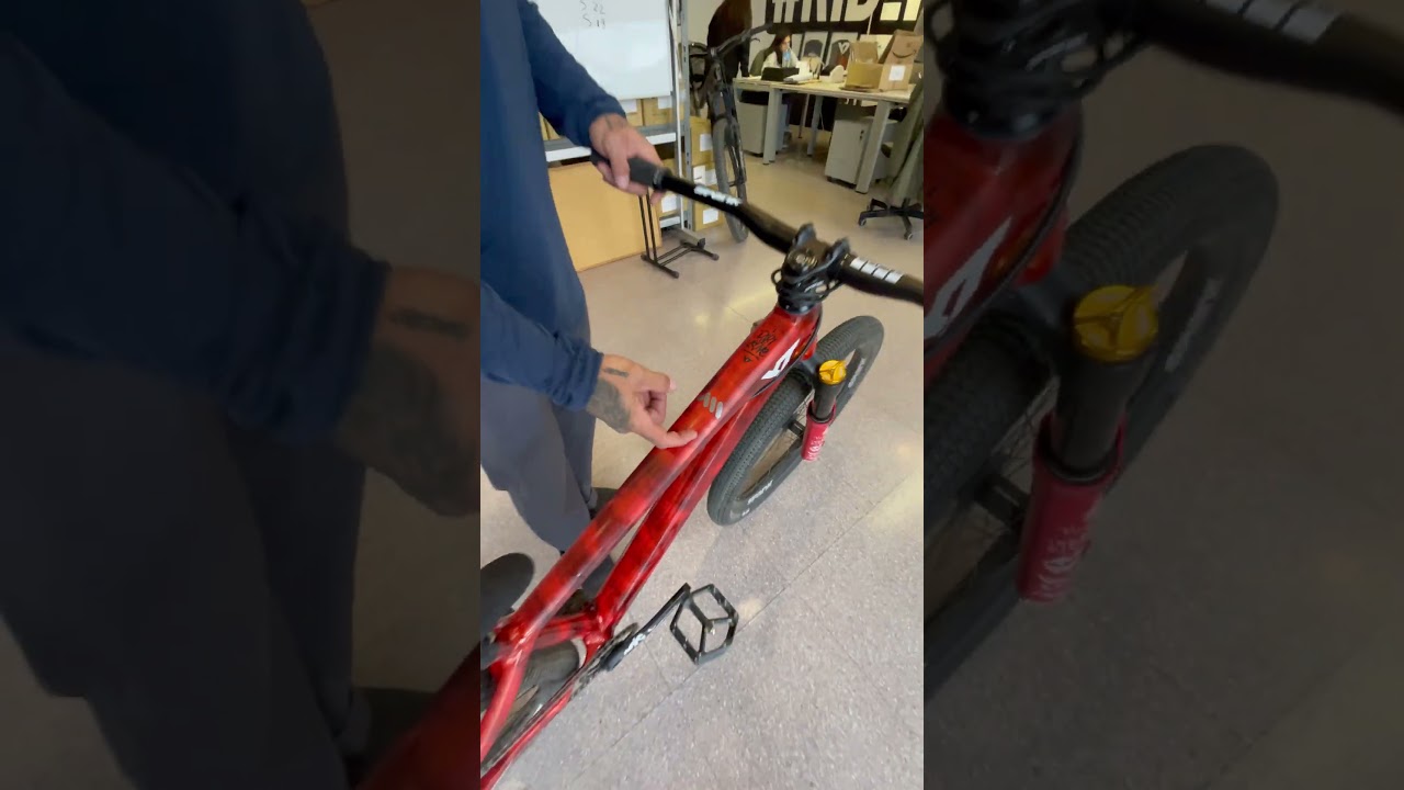 💯Bienvenido Aguado Tests AMS Frame Guard on His YT Dirt Jump Bike | MTB Protection in Action💯 #mtb