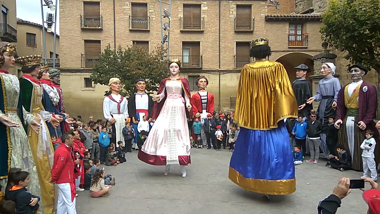 Vals gigantes de Los Arcos en Viana 2017