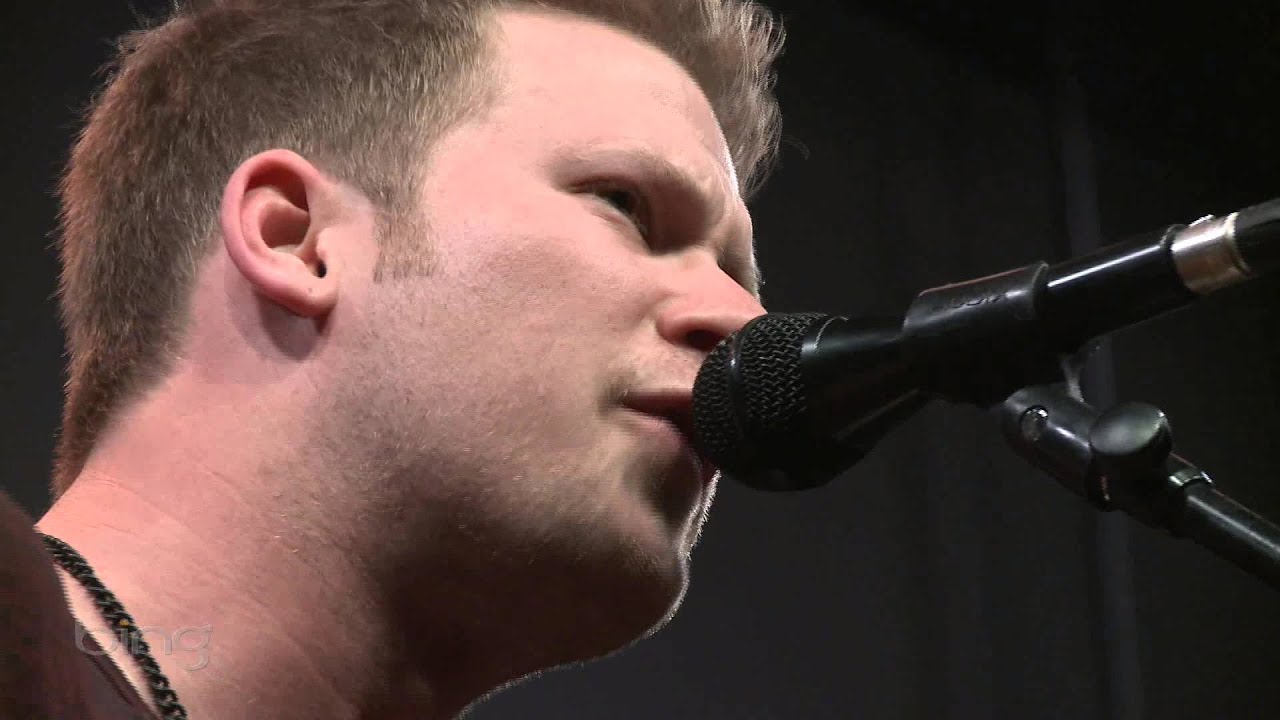 Florida Georgia Line - Round Here (Bing Lounge)