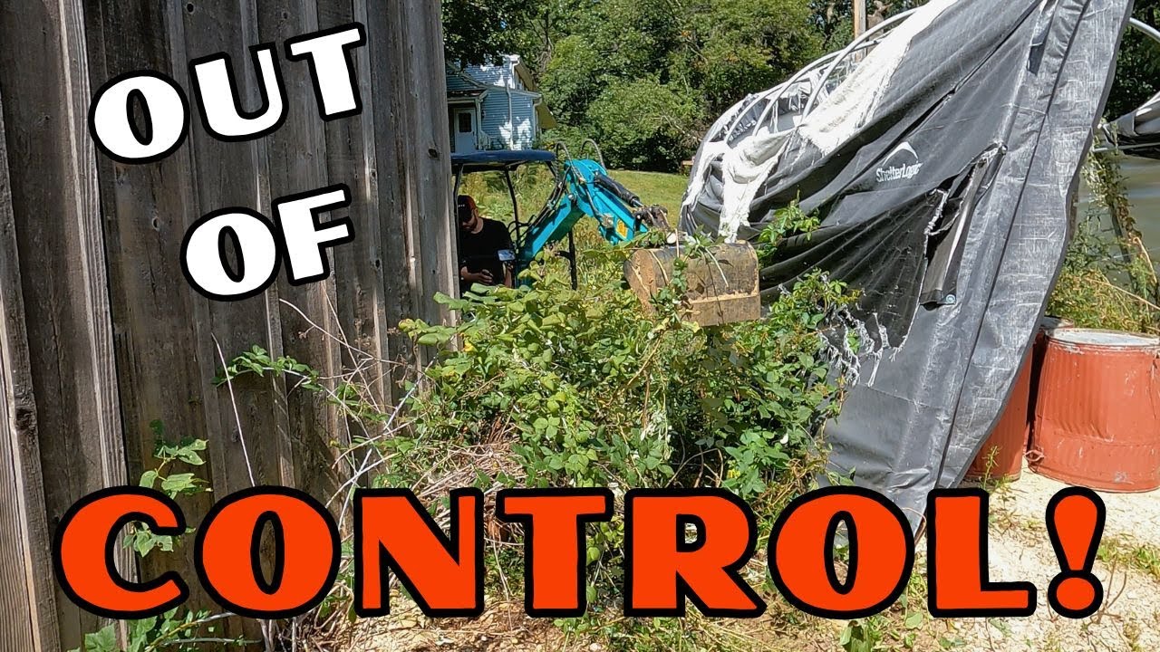 STARTING TO GRADE THE YARD AND FAILING WITH A CHINESE MINI EXCAVATOR