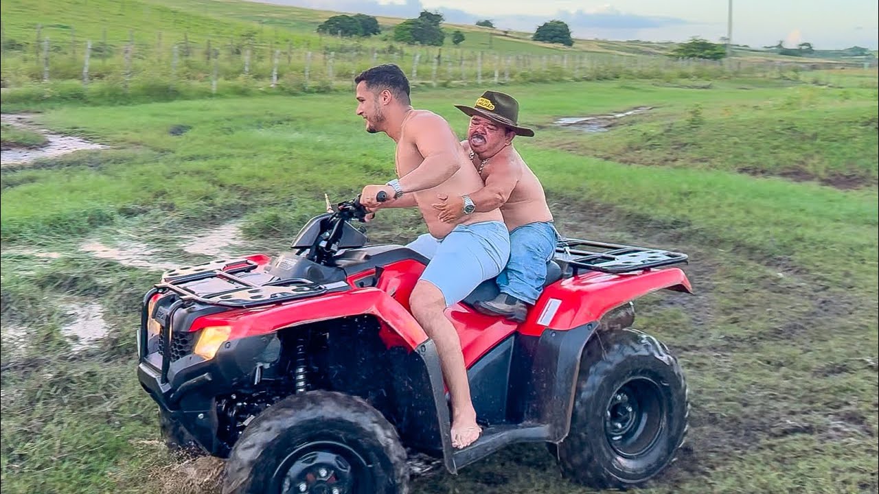 LEÔNCIO DÁ CAVALO DE PAU NO QUADRICICLO E PILILIU FICA DESESPERADO 🤣| PILILIU DA RESENHA