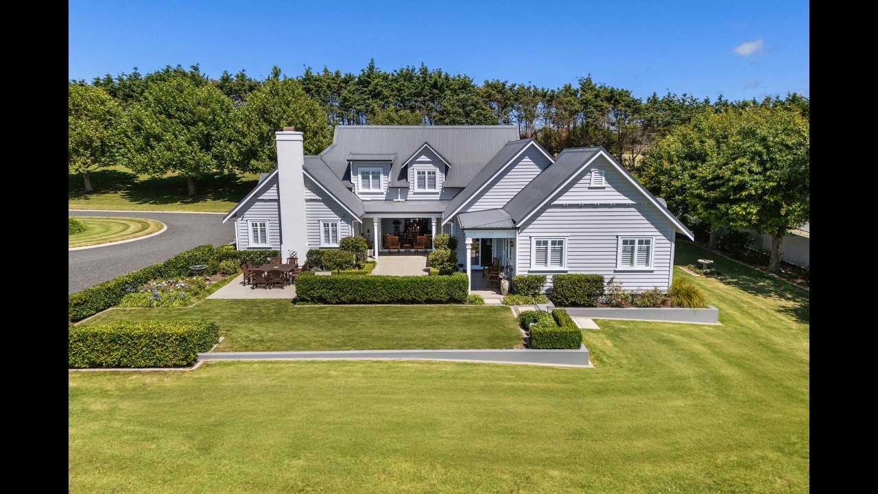 1228 State Highway 16, Waimauku - Space, Sophistication and Serenity!