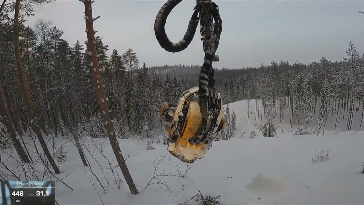 Mäki alas liukumäkeä suolle ja revitellen takaisin mäen päälle. Ponsse Scorpion K H7 AC FC