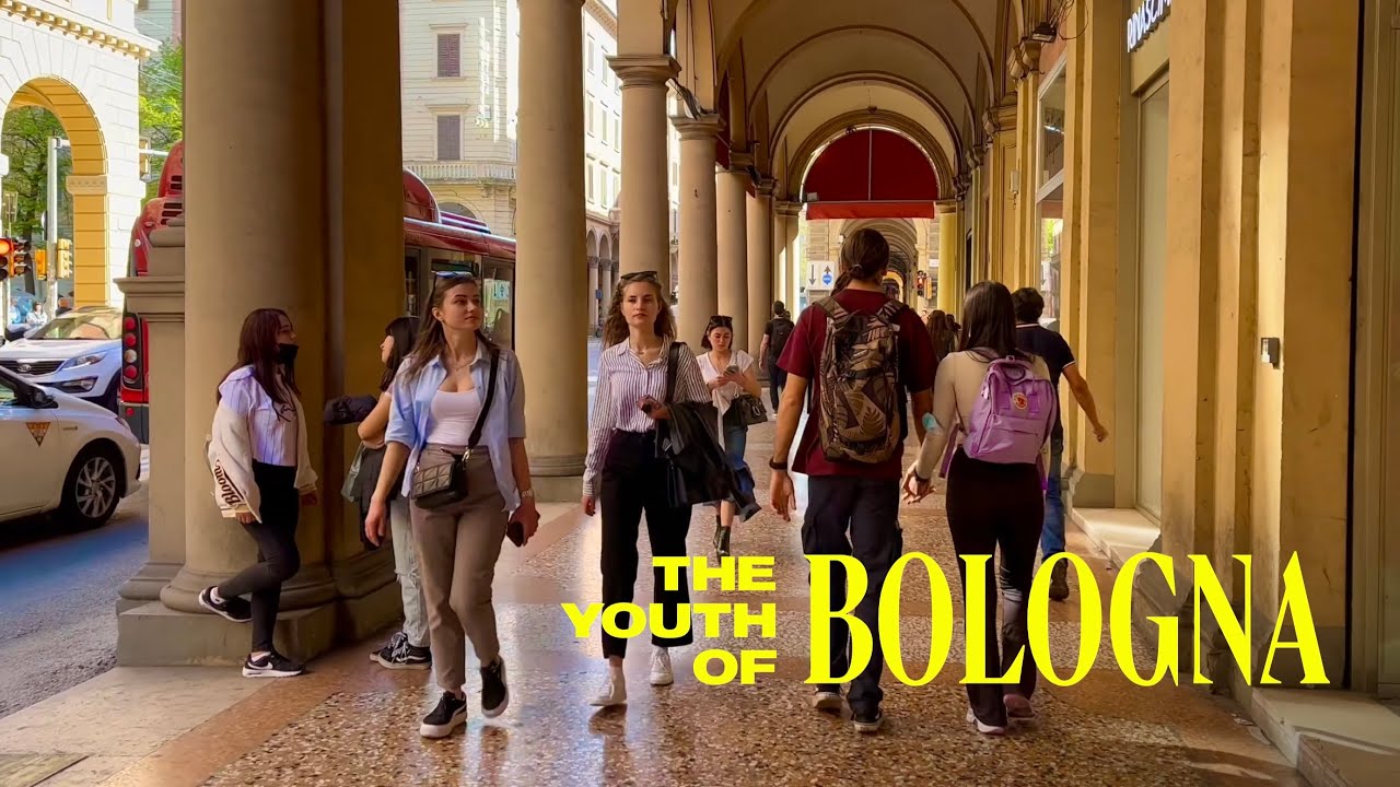 Walking Tour from Bologna Train Station to City Center, Italy - 4K