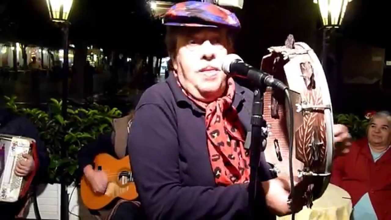 Il grande maestro Dino Zullo nella pi&ugrave; bella serenata siciliana 
