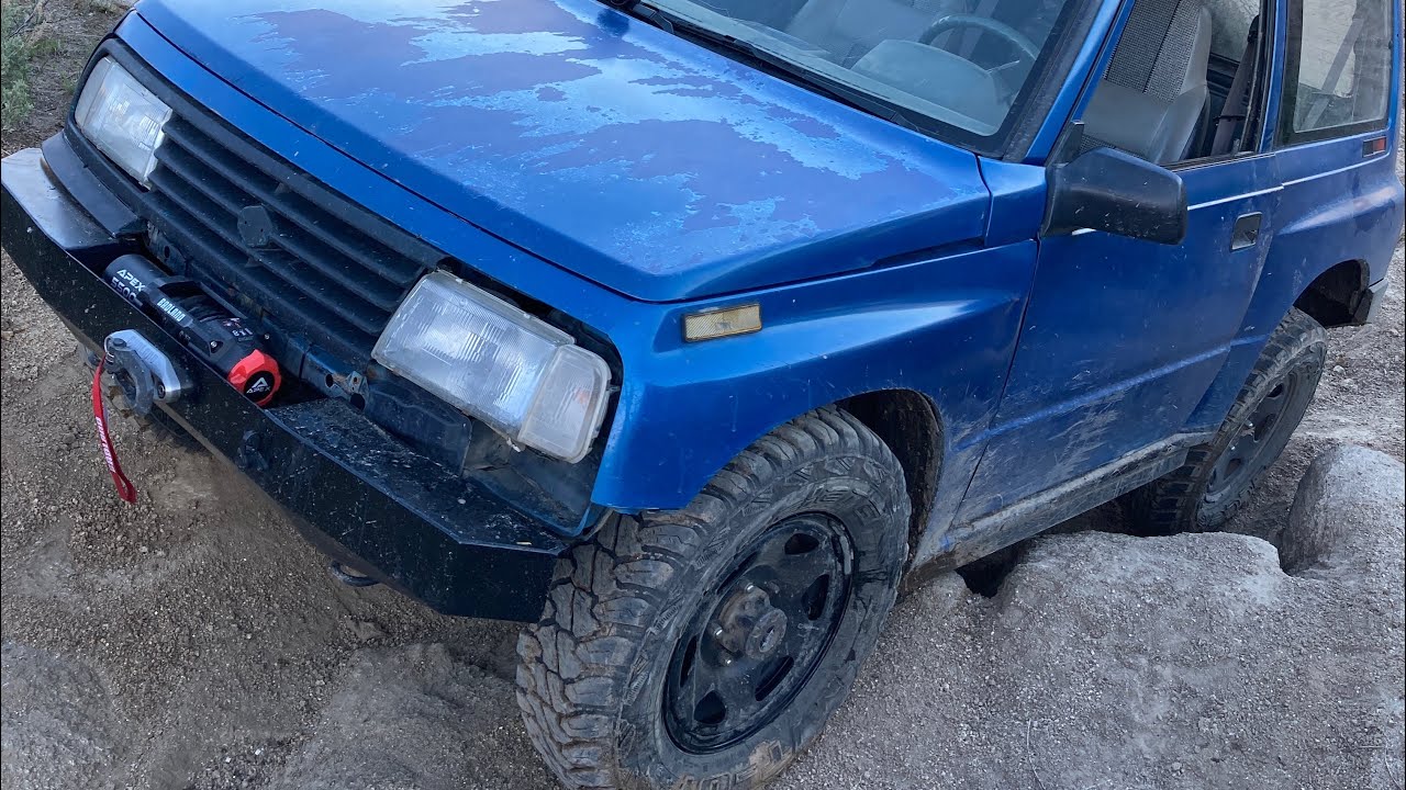 Installing a 2” puck lift on a Geo Tracker