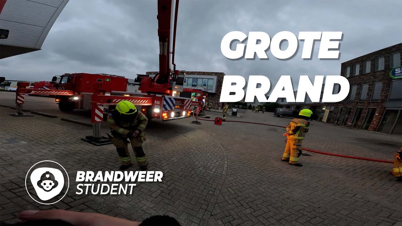 GROTE BRAND OP HET DAK