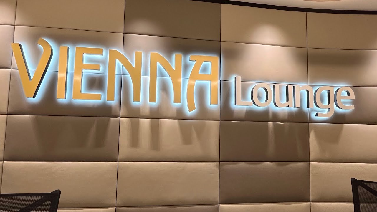 Vienna International Airport Lounge Tour | VIE Terminal Experience